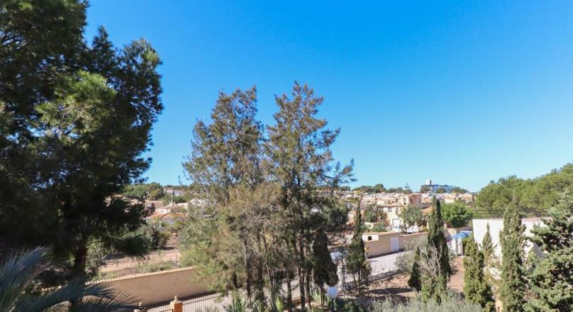 6 sovrum i Los Balcones Torrevieja med stor tomt