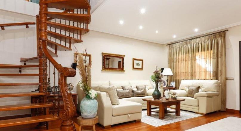 Spectacular semi-detached villa in Los Balcones